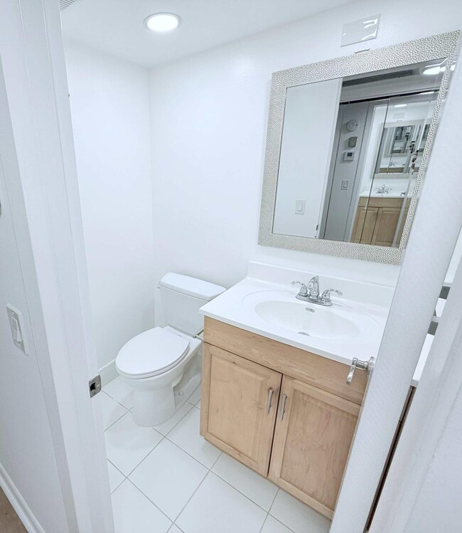 Building Photo - 296 Mansfield G