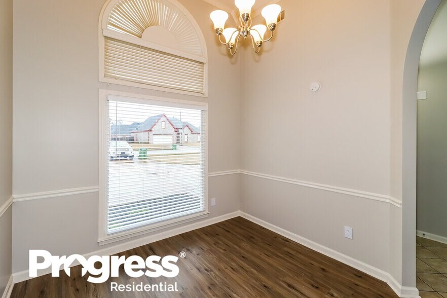 Building Photo - 6561 Karista St