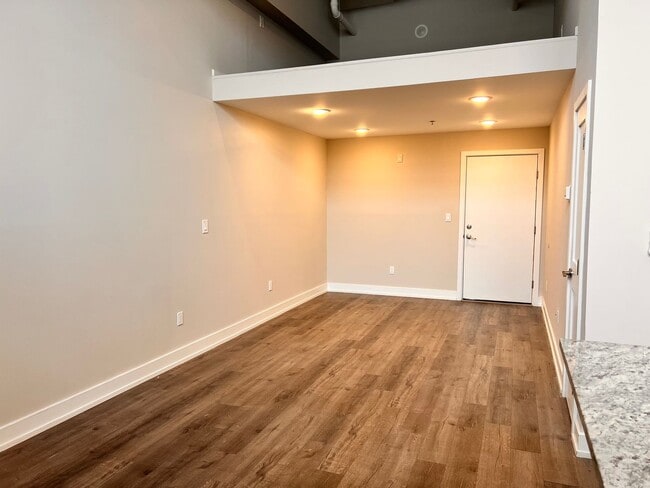 Building Photo - 4627 E. Thompson-2 Bed