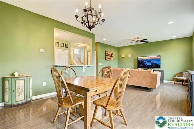 Building Photo - 4492 Cottonwood Dr