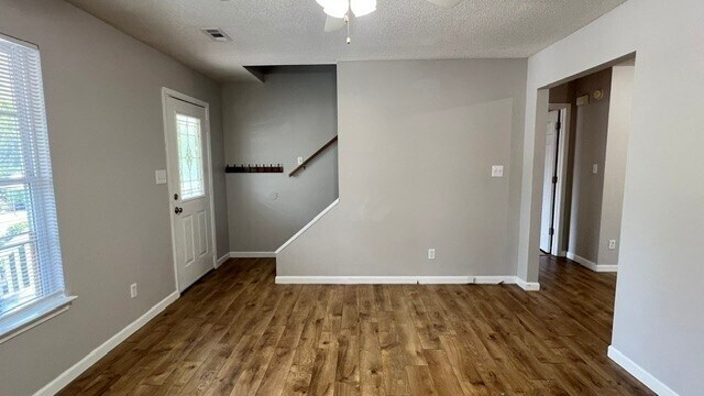 Building Photo - 3117 Holly Brook Cir