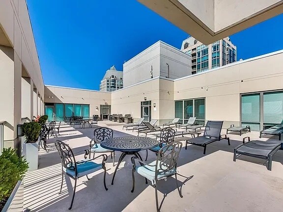 Building Photo - 2 E Erie St