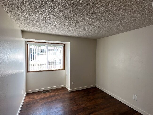 Building Photo - 656B Taybin Rd NW