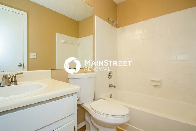 Building Photo - 3 Bedroom Pet-Friendly Home in Lithonia, GA with Main Street Renewal