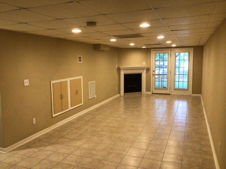 Building Photo - 1143 Sequoia Dr