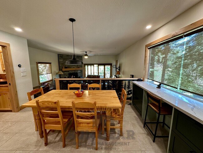 Building Photo - Beautiful Home on the Creek!