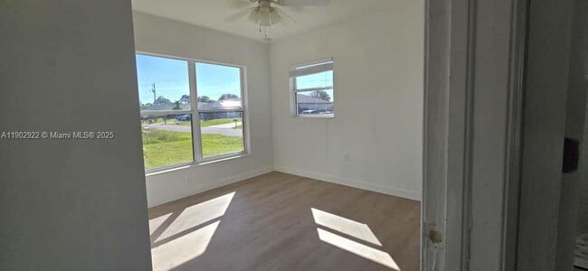 Building Photo - 1509 Sara Ave S