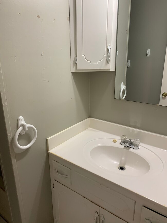 Building Photo - 1321 Bruce St