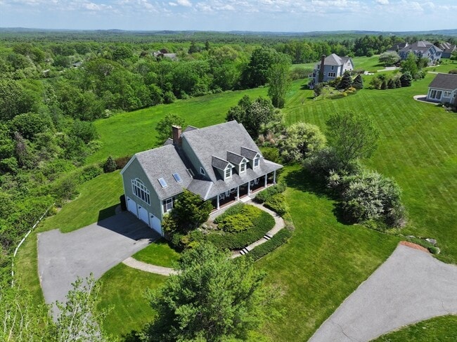 Building Photo - 63 Skyfields Dr