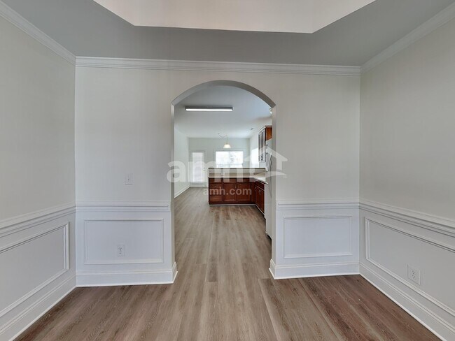 Building Photo - 1013 Triple Crown Dr