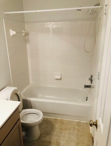Building Photo - 4128 Ashmere Cir