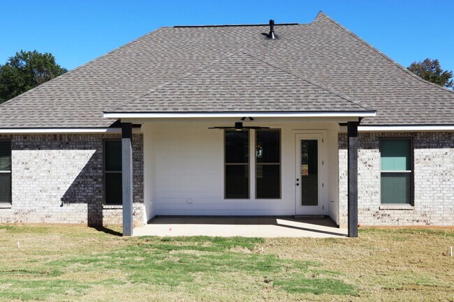 Building Photo - 1151 Green Wood Cir