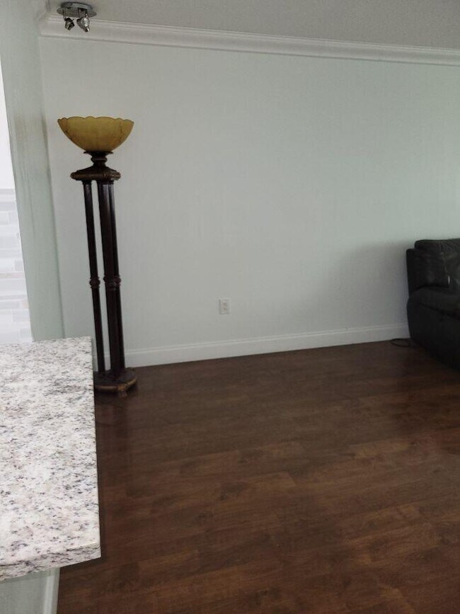 Building Photo - 13165 Chadwick Ct