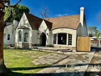 Building Photo - 220 Pacific St