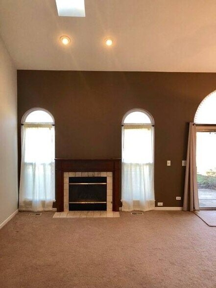 Building Photo - 725 Ripple Brook Ln