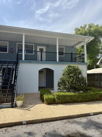 Building Photo - 708 Bayshore Dr