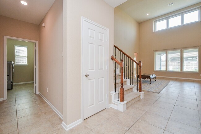Building Photo - 8019 Cheyenne Hills Trail