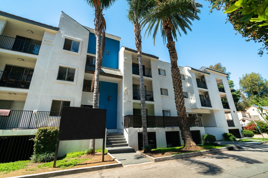 Primary Photo - 2039 North Las Palmas Ave