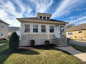 Building Photo - Newly Updated
