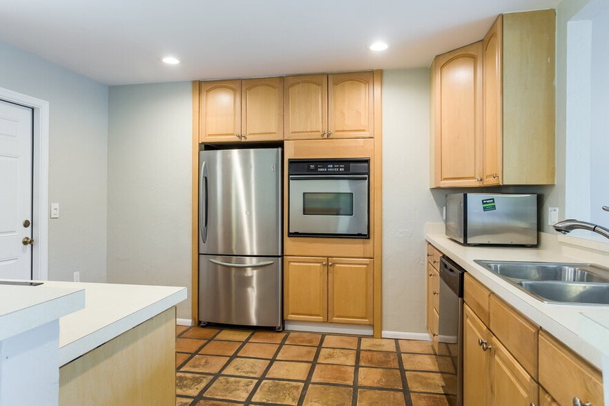 Building Photo - 9506 Burlington Pl