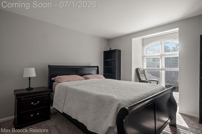 Building Photo - 1125 Meadowglen Ct