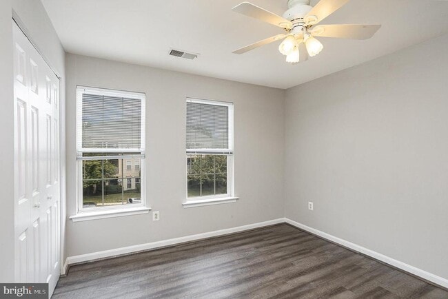 Building Photo - 1060 Gardenview Loop