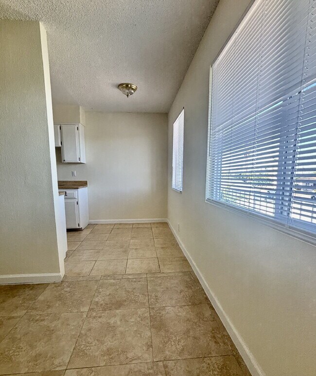 Building Photo - Secure, All-Inclusive 2-Bed with Wi-Fi & U...
