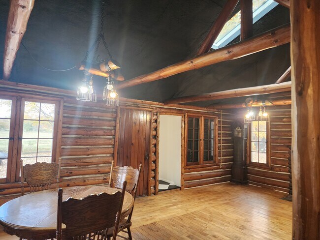 Building Photo - 3886 N West River Rd