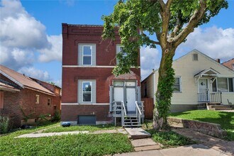 Building Photo - 824 Canaan Ave