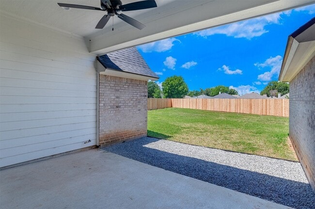 Building Photo - 321 Newport Ln