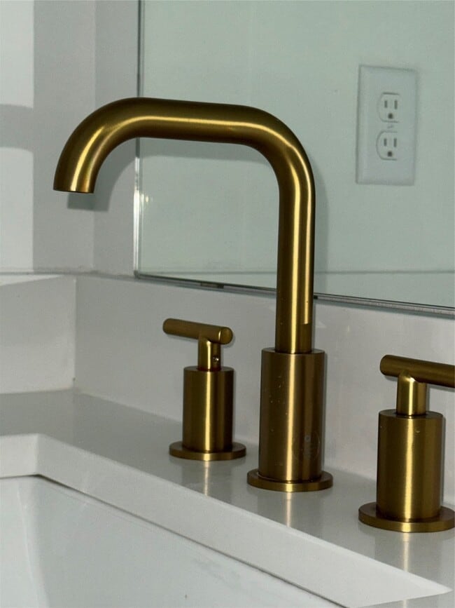 Building Photo - 22230 Dutch Oven Dr