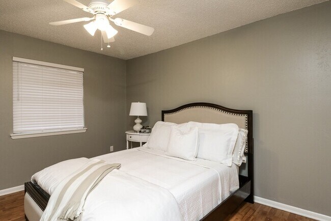 Building Photo - 2 Bedroom Town house for Rent in Lindale!