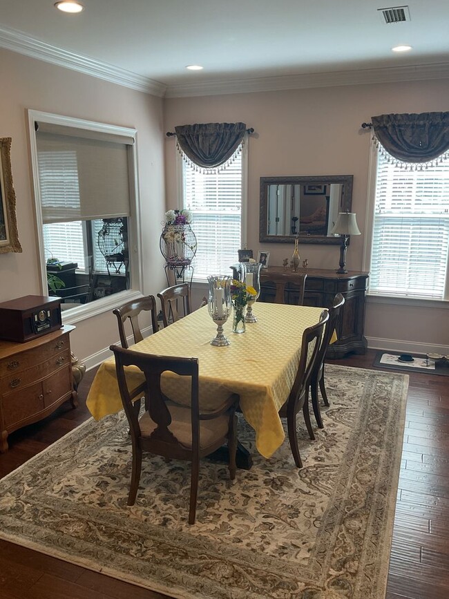 Building Photo - 4BR!! RARE opportunity to RENT at The Stab...