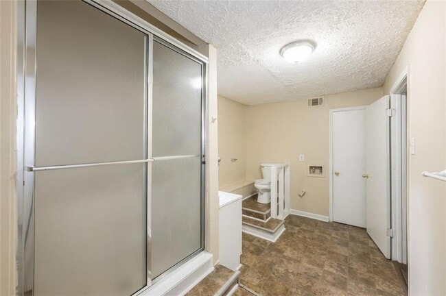 Building Photo - 3038 Courtney Dr