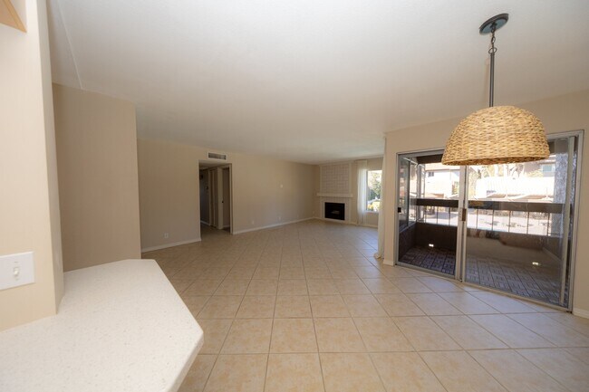 Building Photo - 10350 Caminito Cuervo