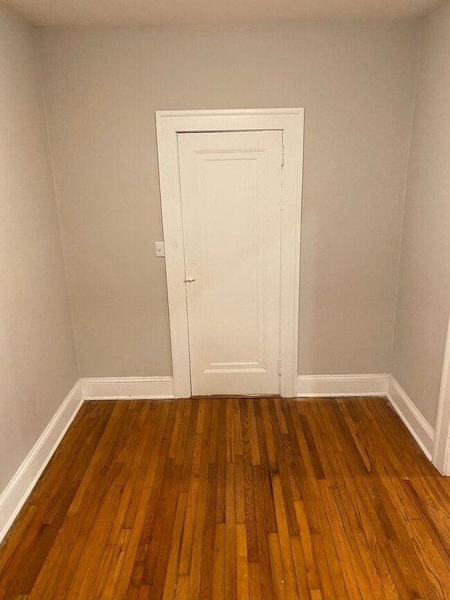 Building Photo - Charming Remodeled 1 Bedroom / 1 Bathroom on Briarcliff Road -Prime Location!