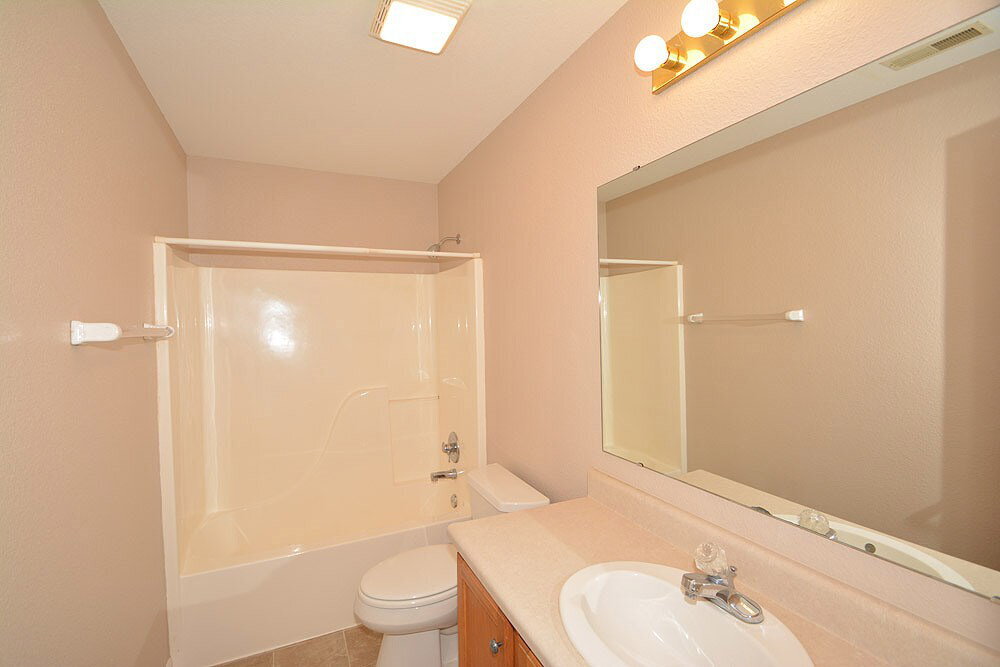 Building Photo - 285 Pennwood Ln