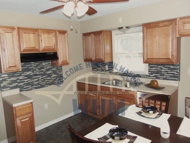 Building Photo - COMING SOON! Lovely 4 bedroom Single Famil...