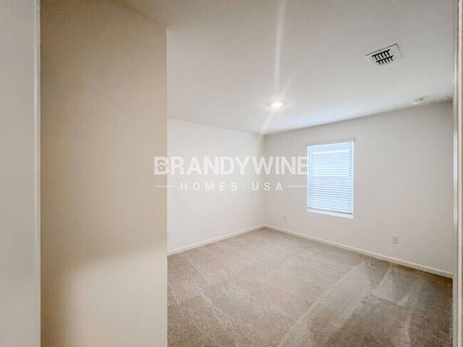 Building Photo - 63 Rowlett Pl