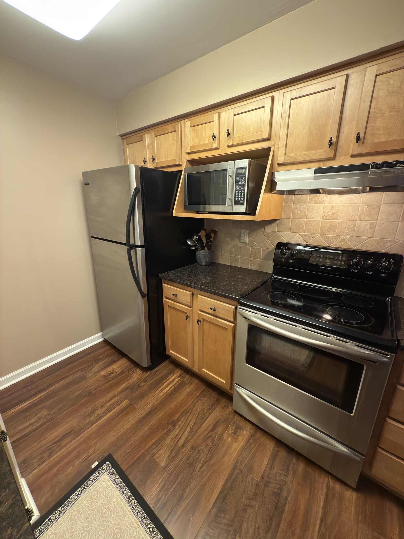 Kitchen - 23 Hickory Dr