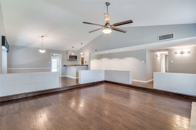 Building Photo - 4552 Fremont Ln