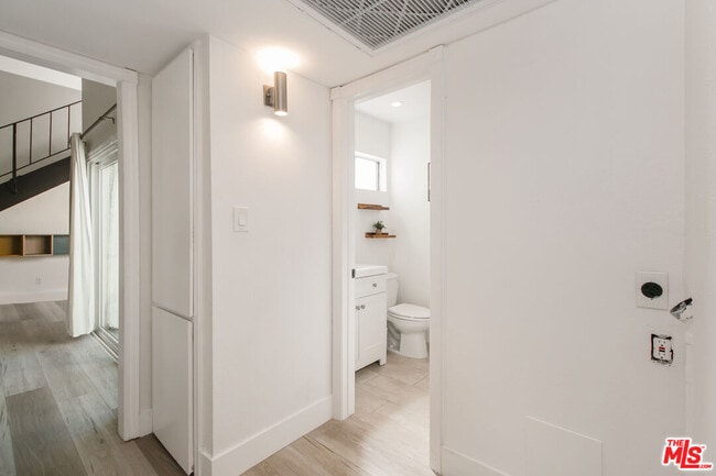 Building Photo - 1339 N Columbus Ave