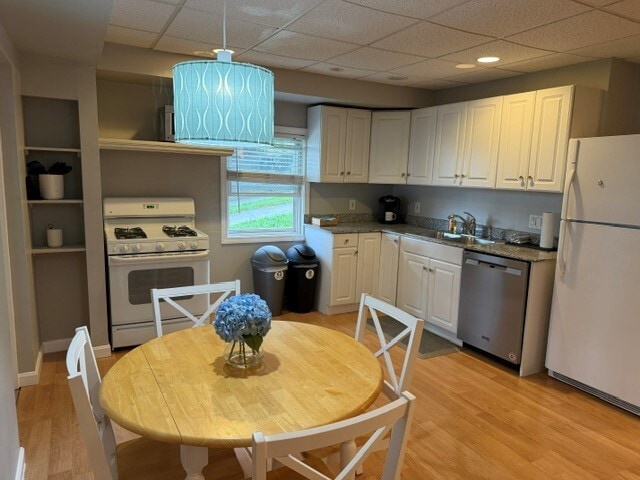 Eat in kitchen with starter essentials - 87 Washington Ave