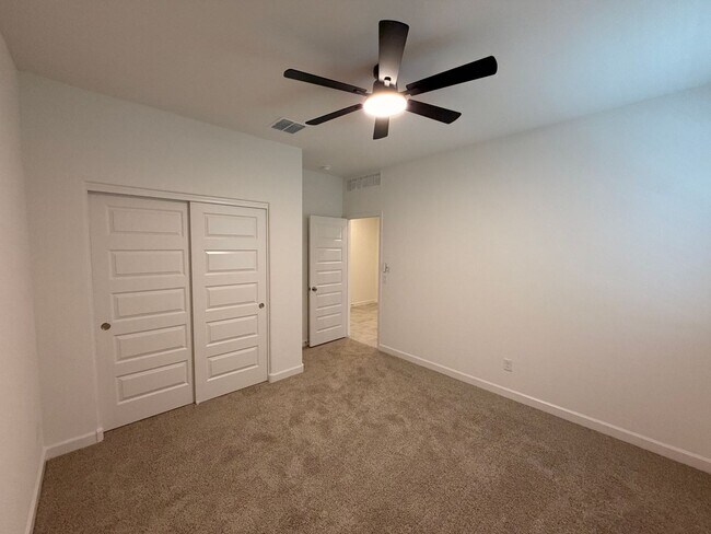 Building Photo - 1481 N Fenway Dr