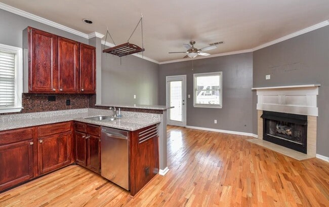 Building Photo - 371 Woodward Ave SE