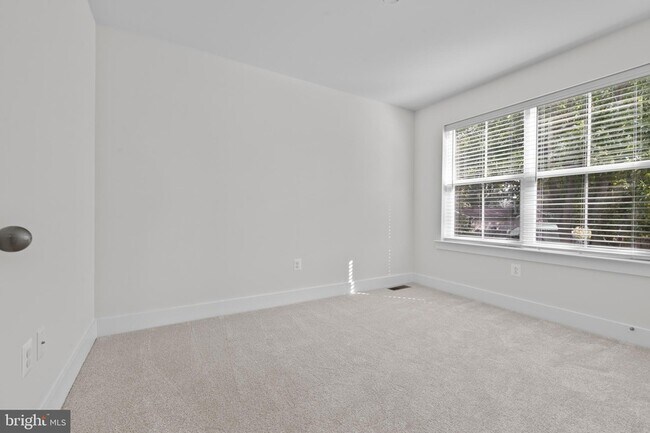 Building Photo - 148 W Baltimore St