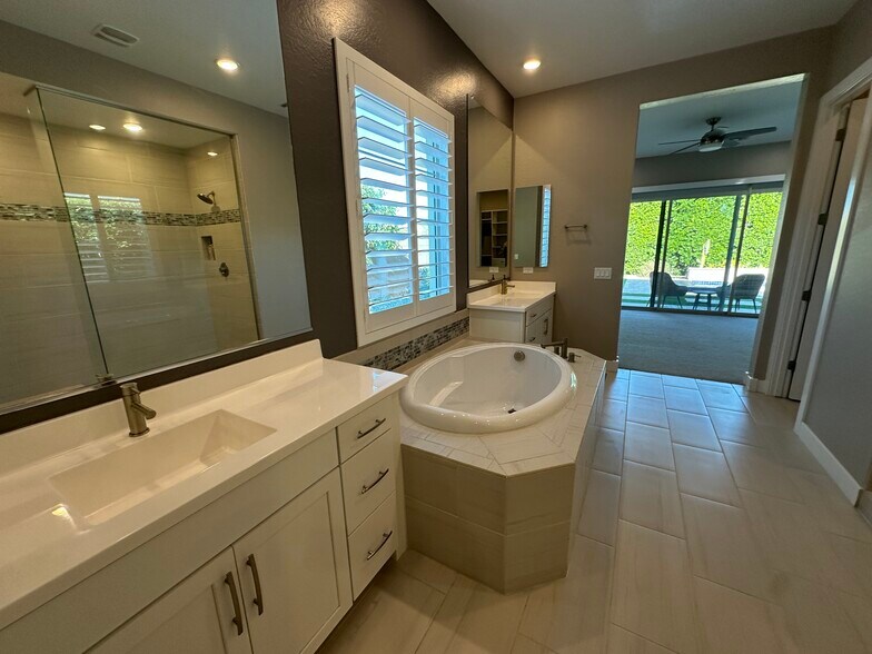 Building Photo - 1140 E Cherrywood Pl