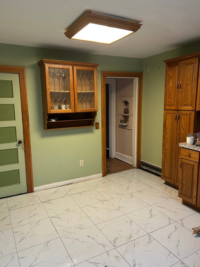 Building Photo - 2119 Maple Ave