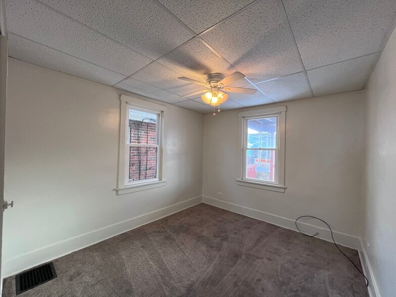 Building Photo - 827 Norwich Ave