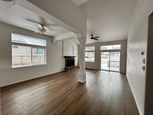 Building Photo - Recently Renovated Beautiful Forest Lakes Home - 3bd/ 2ba w/Attached Garage